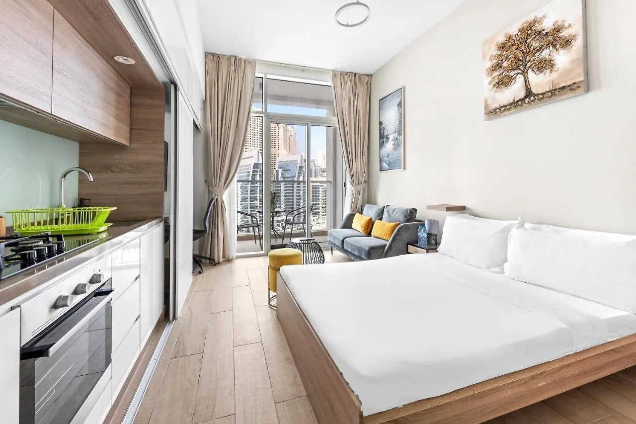 A Living Luxury Studio - Studio One Dubai Marina
