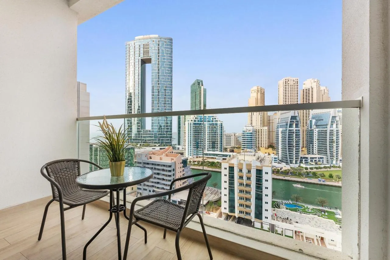 A Living Luxury Studio - Studio One Dubai Marina